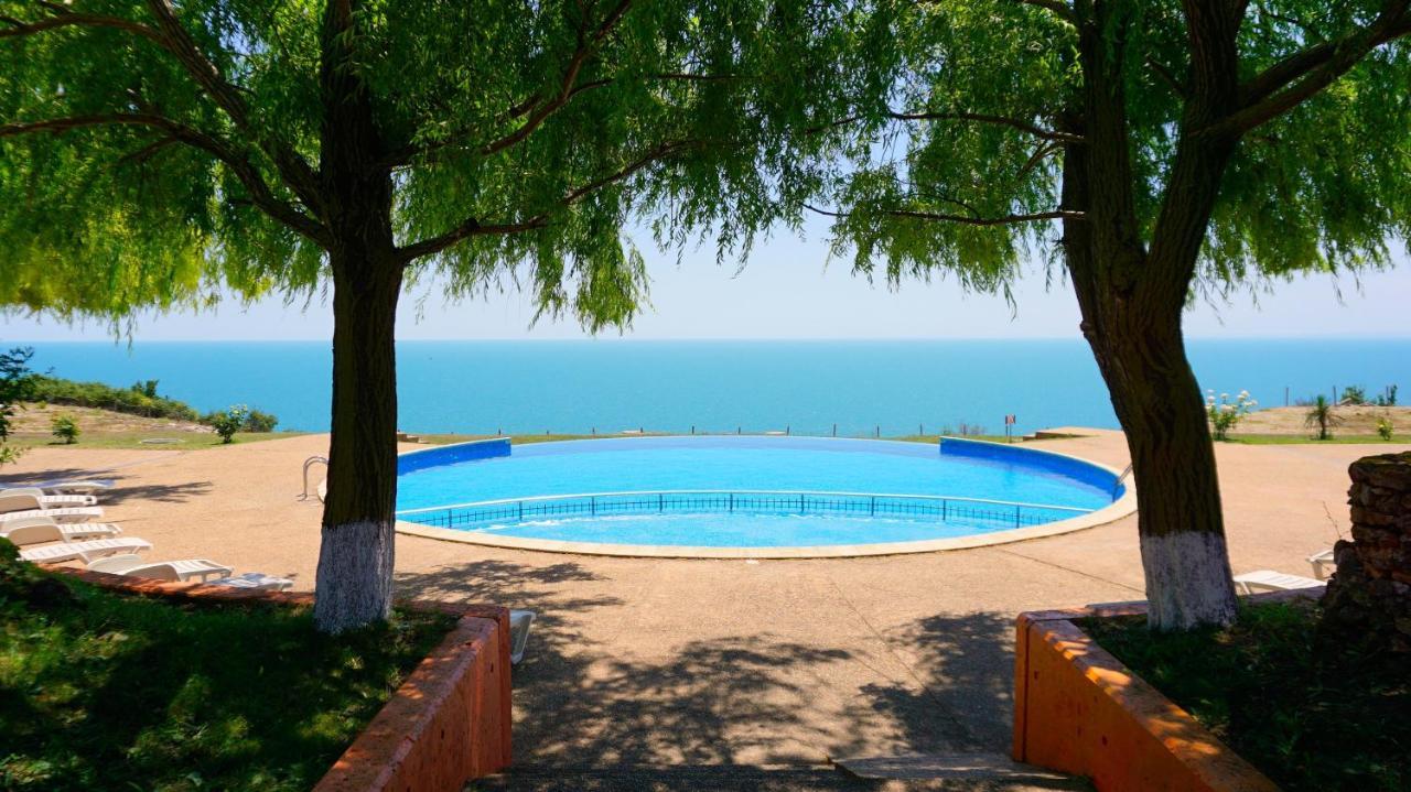 Морски апартаменти Джулая Морнинг - Sea View Apartments July Morning Каварна Екстериор снимка
