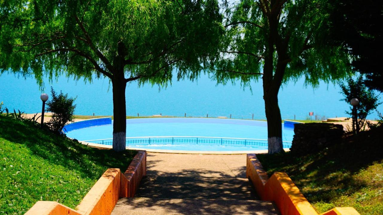 Морски апартаменти Джулая Морнинг - Sea View Apartments July Morning Каварна Екстериор снимка