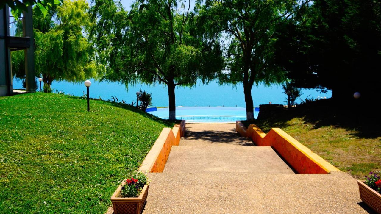 Морски апартаменти Джулая Морнинг - Sea View Apartments July Morning Каварна Екстериор снимка