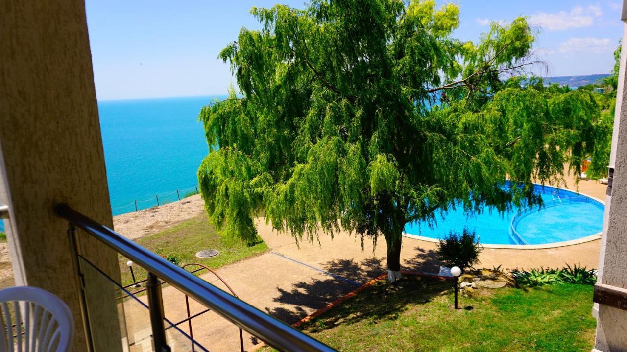 Морски апартаменти Джулая Морнинг - Sea View Apartments July Morning Каварна Екстериор снимка