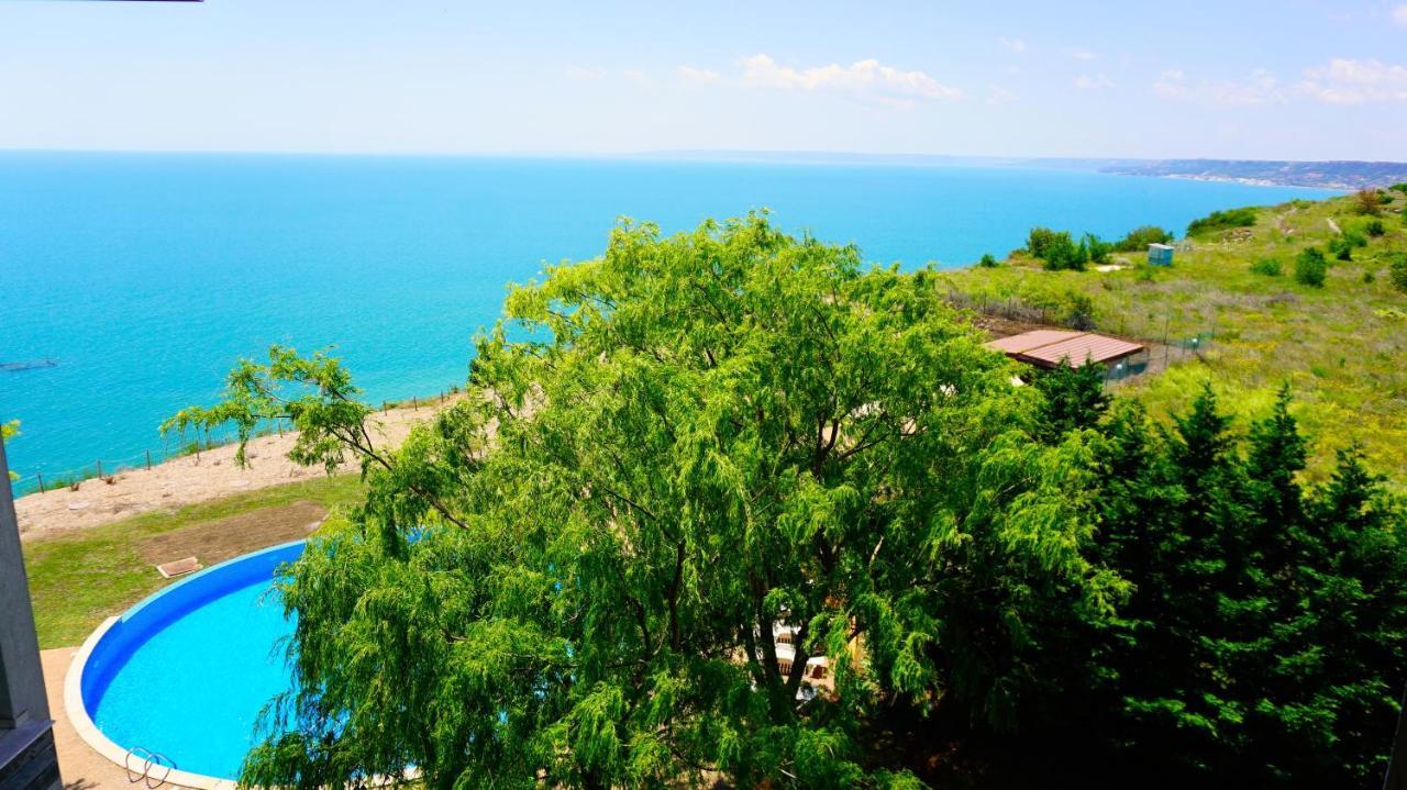 Морски апартаменти Джулая Морнинг - Sea View Apartments July Morning Каварна Екстериор снимка