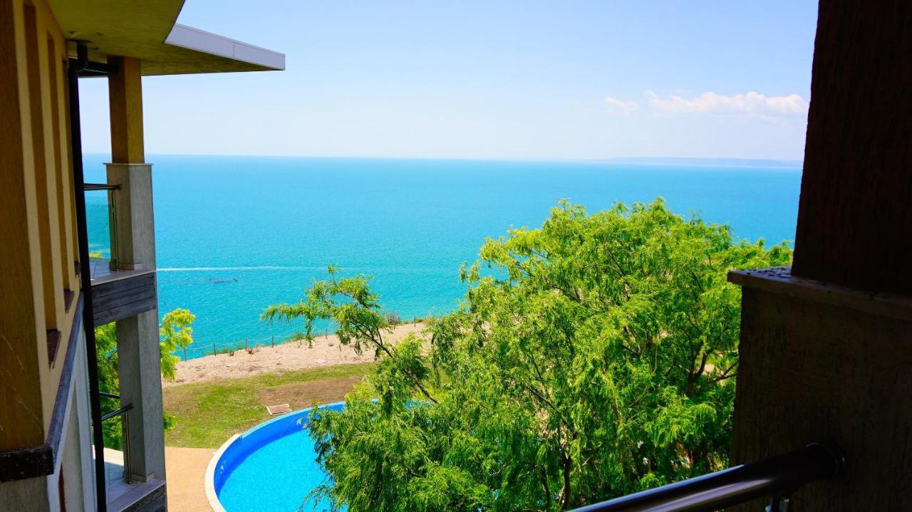 Морски апартаменти Джулая Морнинг - Sea View Apartments July Morning Каварна Екстериор снимка