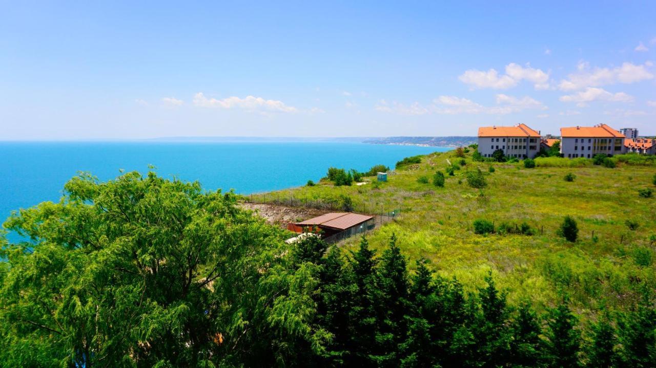 Морски апартаменти Джулая Морнинг - Sea View Apartments July Morning Каварна Екстериор снимка