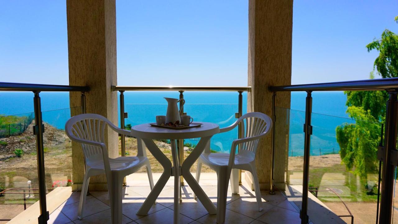 Морски апартаменти Джулая Морнинг - Sea View Apartments July Morning Каварна Екстериор снимка