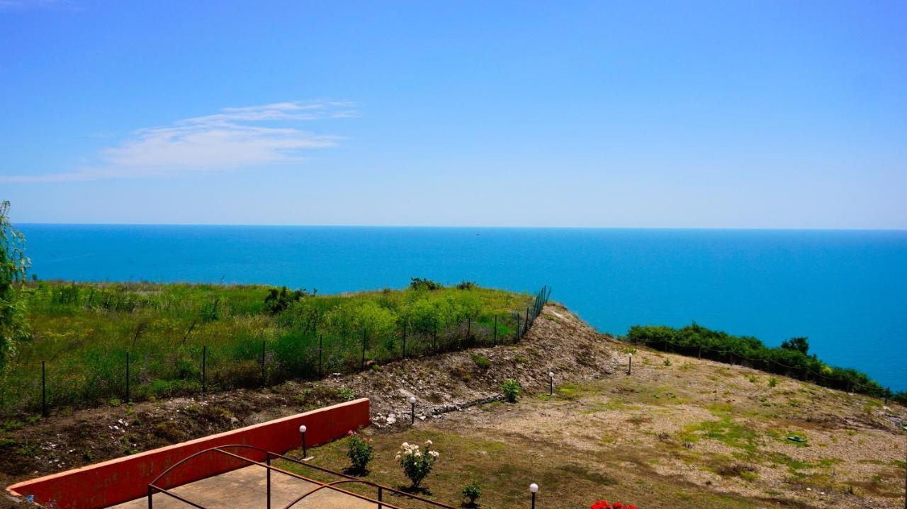 Морски апартаменти Джулая Морнинг - Sea View Apartments July Morning Каварна Екстериор снимка