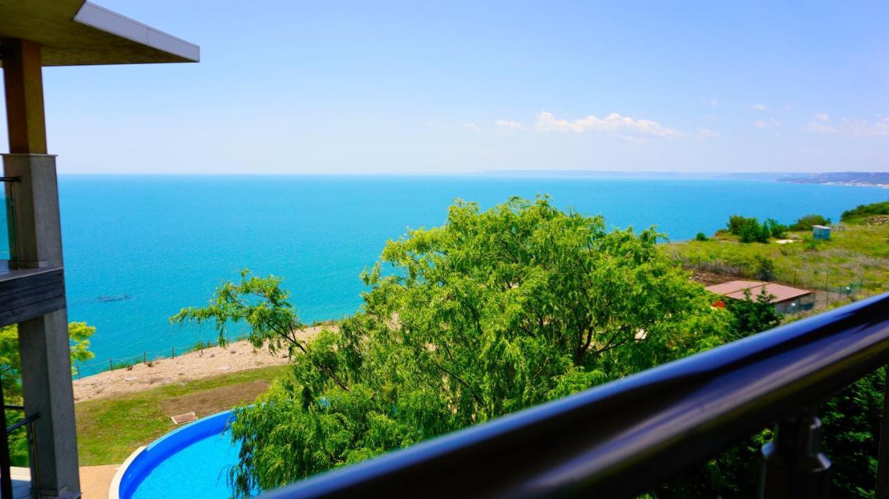 Морски апартаменти Джулая Морнинг - Sea View Apartments July Morning Каварна Екстериор снимка