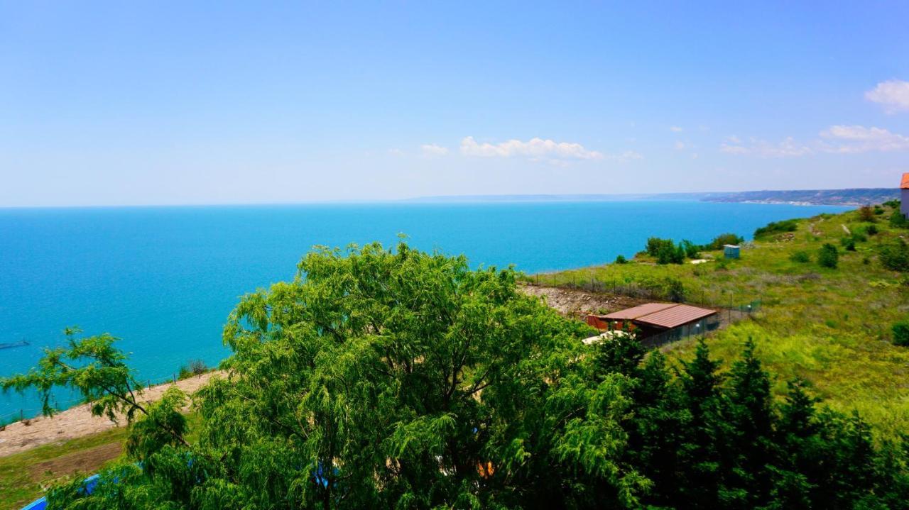 Морски апартаменти Джулая Морнинг - Sea View Apartments July Morning Каварна Екстериор снимка