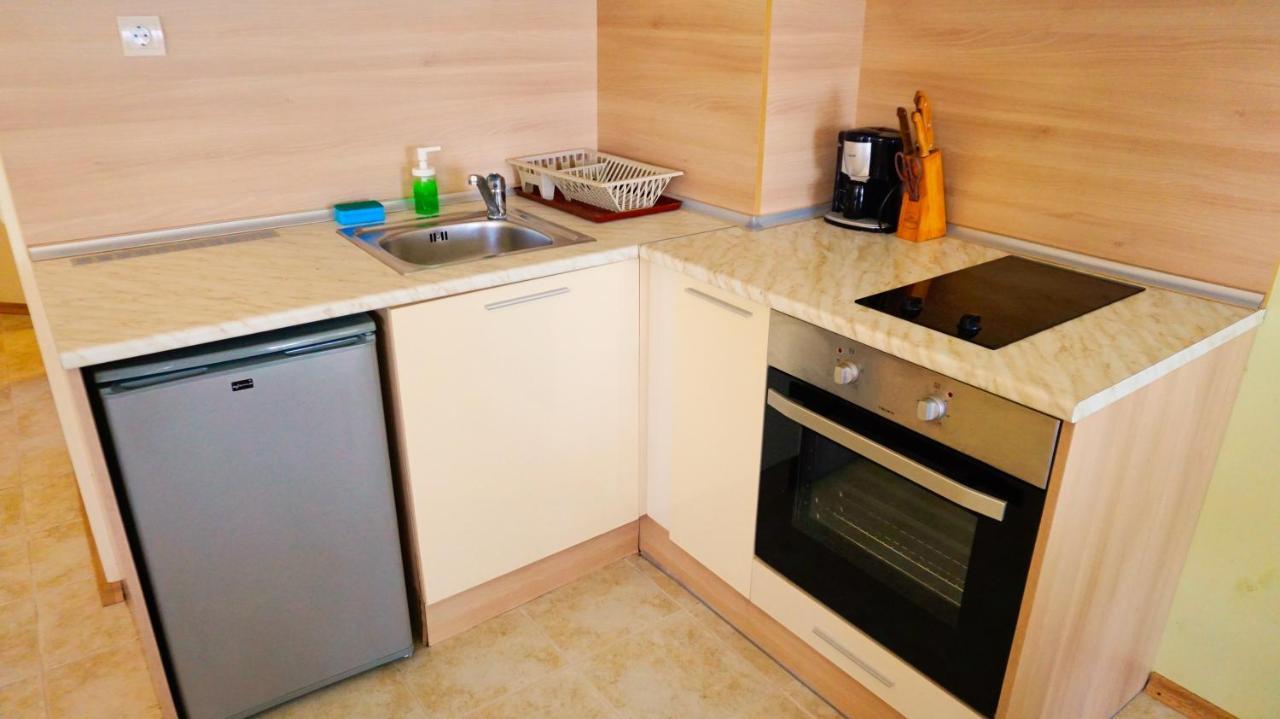 Морски апартаменти Джулая Морнинг - Sea View Apartments July Morning Каварна Екстериор снимка