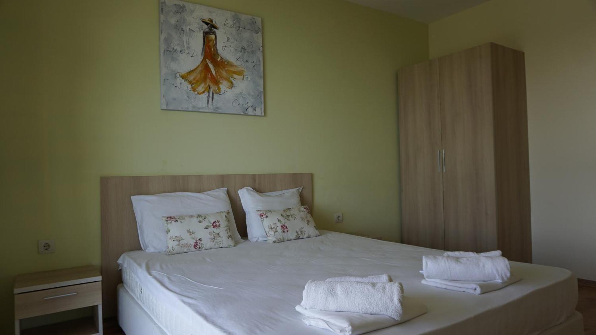 Морски апартаменти Джулая Морнинг - Sea View Apartments July Morning Каварна Стая снимка