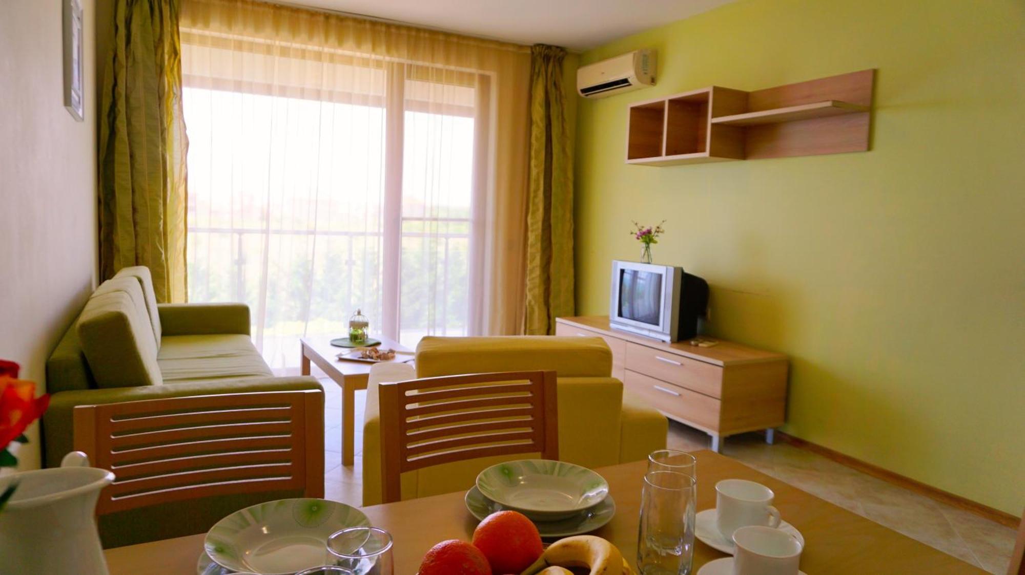Морски апартаменти Джулая Морнинг - Sea View Apartments July Morning Каварна Стая снимка