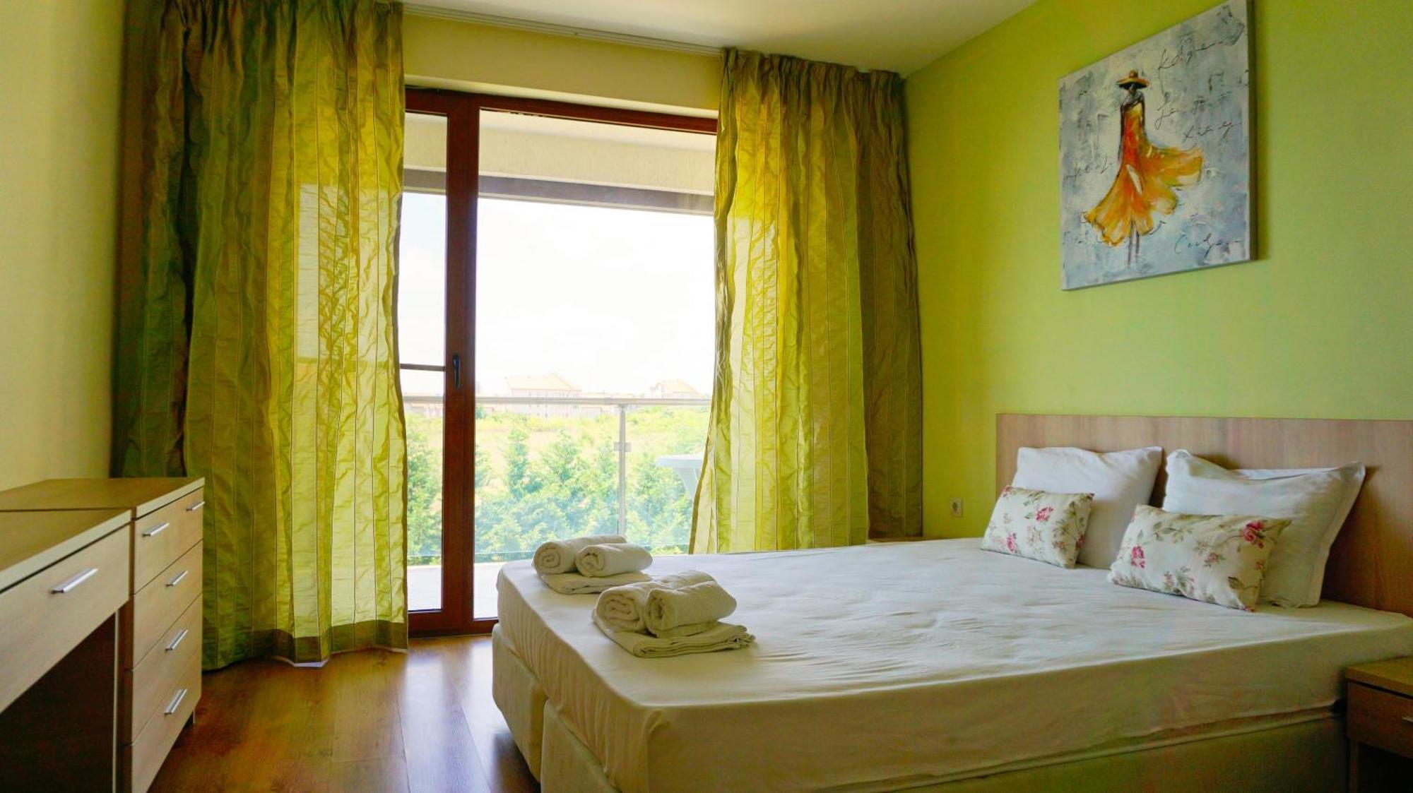 Морски апартаменти Джулая Морнинг - Sea View Apartments July Morning Каварна Стая снимка