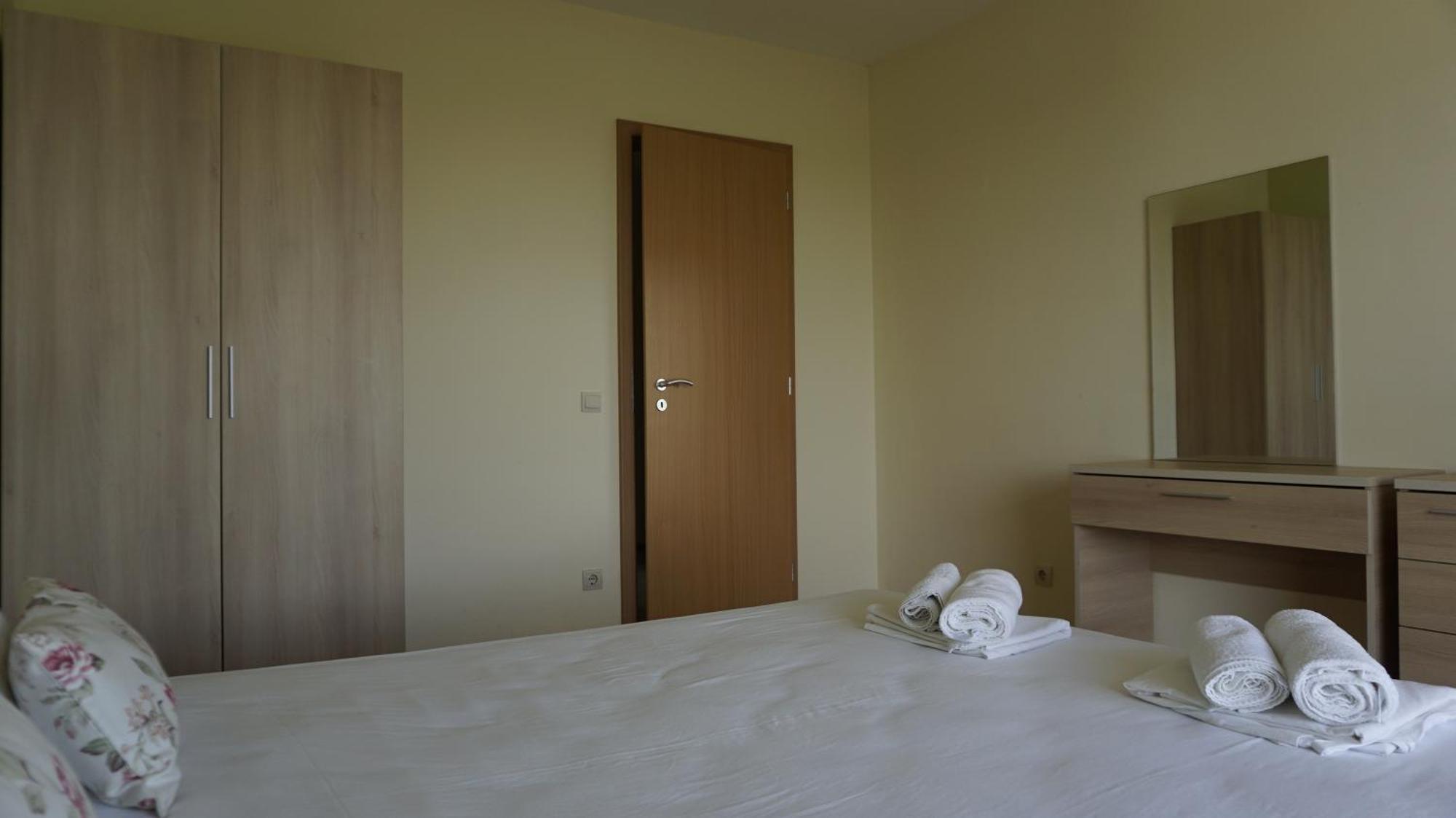 Морски апартаменти Джулая Морнинг - Sea View Apartments July Morning Каварна Стая снимка